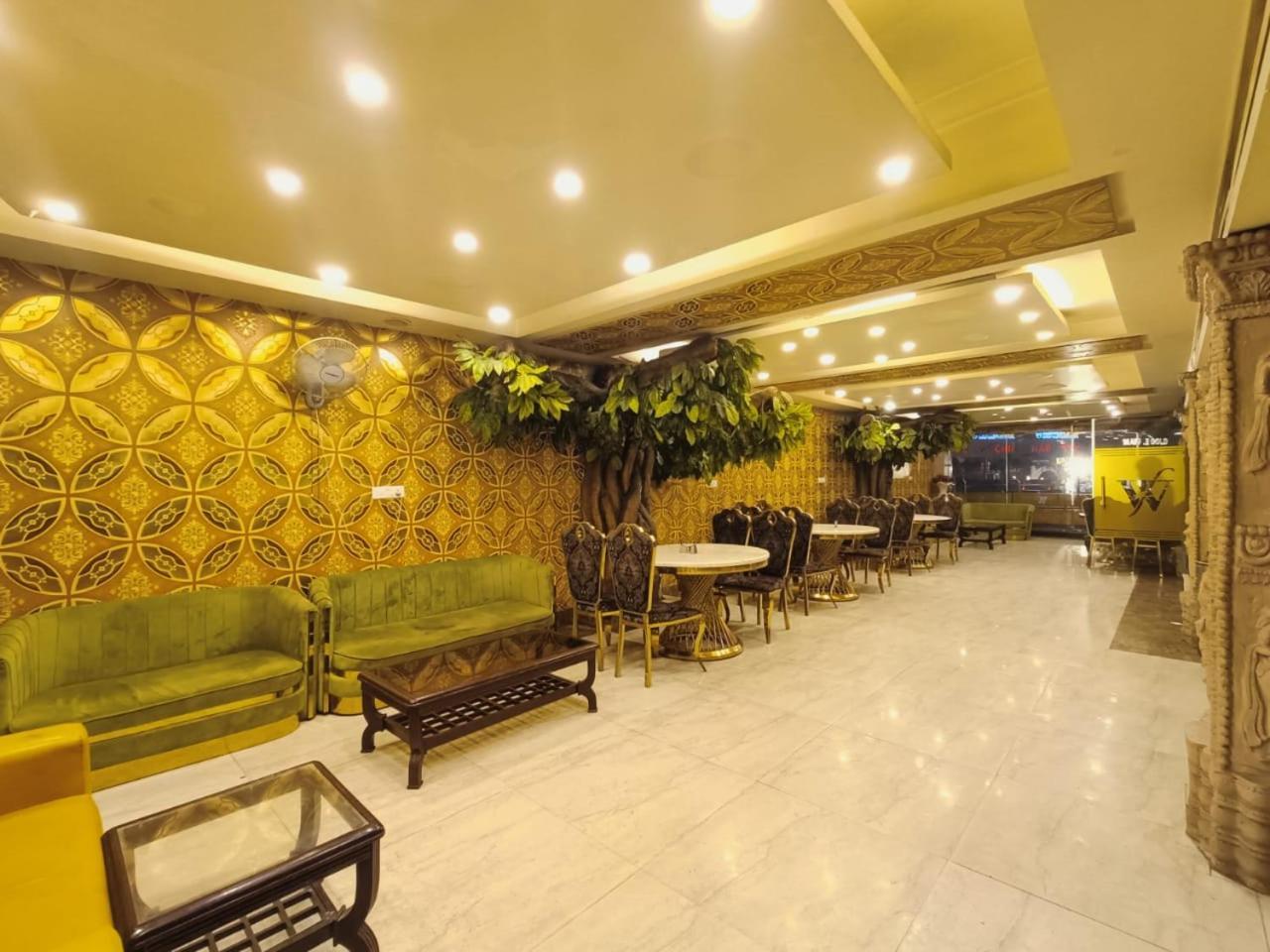 Hotel Waterfall Paschim Vihar Delhi Экстерьер фото